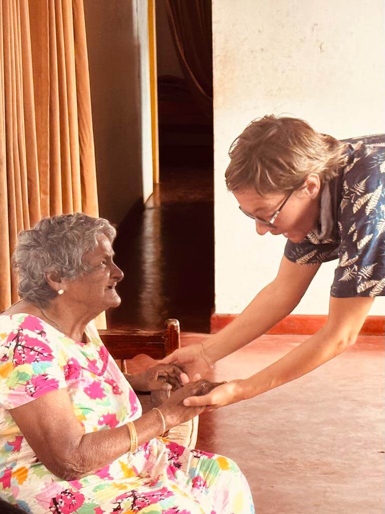 Anke helping nice lady